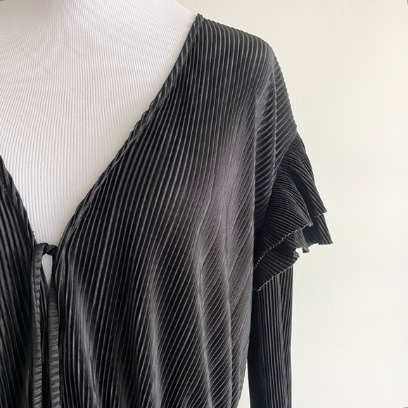 Zara Large Pleated Ruffled Blouse Black V Neck Tie Long Sleeve Top Romantic - Picture 2 of 11